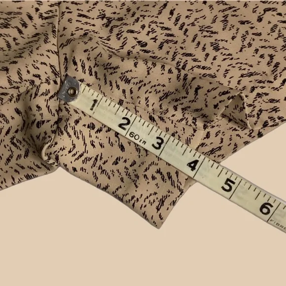 LOFT by Ann Taylor SP Women's Dress Shorts Side Zipper Pockets Tan & Navy Ch… - Picture 9 of 12